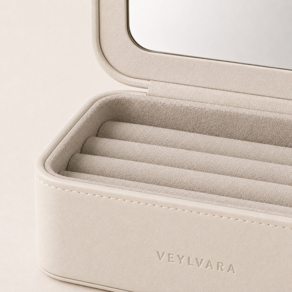 VEYLVARA smyckeskrin med spegel – kritvitt